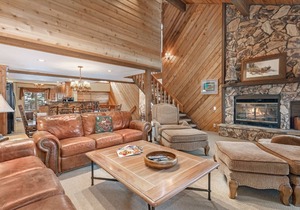 On Call Shuttle - Outdoor Pool, Hot Tub - Steps From Hiking
