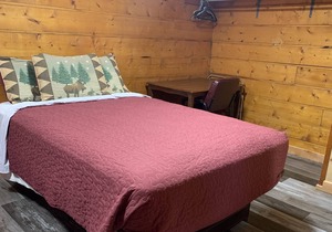 One Bedroom cabin with queen Bed and a pull out