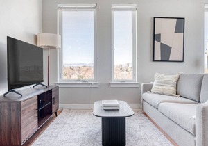 Open Congress Park 2BR w/ Gym & Pool, near shops & dining, by Blueground