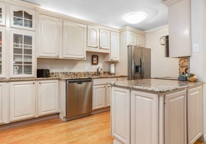 Our 2BR is a Fall Favorite, Close to Vail for Dining & Shopping, and Gore Creek for Fishing!