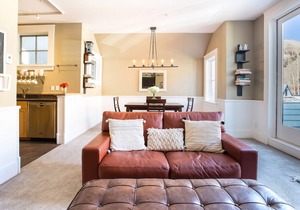 PACIFIC PLACE TOO- Delightful Downtown Hideaway w/Walk-to-Ski, Views!