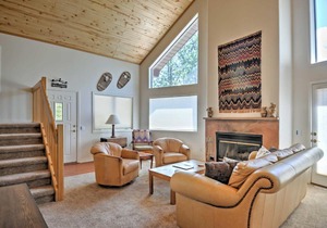 Pagosa Springs Home w/Mtn Views - Near Wolf Creek!
