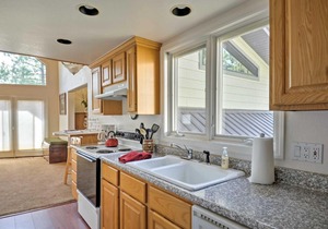 Pagosa Springs Home w/Mtn Views - Near Wolf Creek!