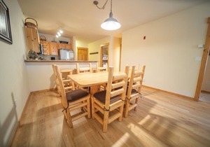 Panoramic Mountain views! Private washer & dryer!