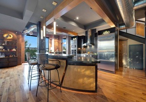 Penthouse w/Mtn Views in the Heart of Old Town