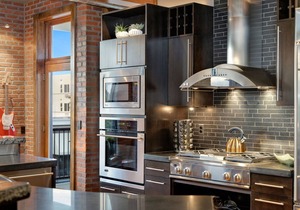 Penthouse w/Mtn Views in the Heart of Old Town