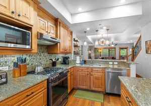 Perfect Downtown Location, Overlooking River and Emerald, 3BD/2.5 BA