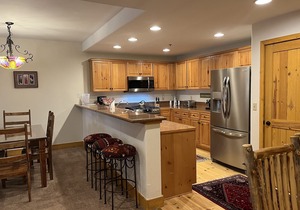 Pet-Friendly 1-Bedroom Condo With Pool, Hot Tubs