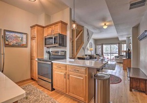 Pet-Friendly Fraser Condo with Community Hot Tub