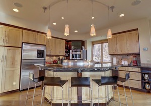 Pet friendly Luxury Mountain Home, Great views 11SW