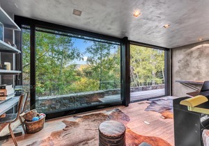 Pewter · ✧ Minimalist Modern Hideaway w/ Mountain Views ✧