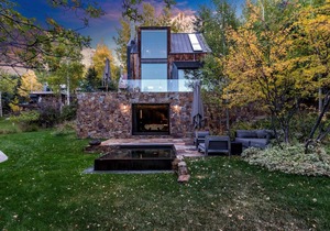 Pewter · ✧ Minimalist Modern Hideaway w/ Mountain Views ✧