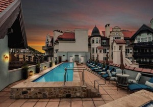 Platinum 3 Bedroom Vacation Rental In The Heart Of Vail That Includes Ski Valet, Ski Deck, Rooftop Pool, Panoramic Views