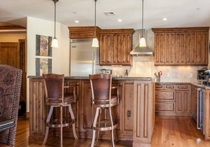 Platinum-rated 3BR Arrabelle ski in/out residence w/rooftop pool, hot tub & spa