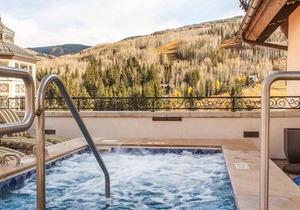 Platinum-rated 3BR Arrabelle ski in/out residence w/rooftop pool, hot tub & spa
