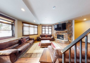 Premium Condo with 2 Dens, 2 Kitchens, Private Washer/Dryer, & Free WiFi