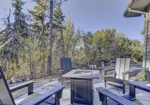 Private Room l Shared Executive Travel Home l Near Hospitals & So Much More!