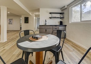 Private Room l Shared Executive Travel Home l Near Hospitals & So Much More!