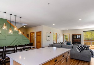 Prospector Village getaway with mountain views & deck