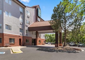 Quality Inn & Suites Denver International Airport