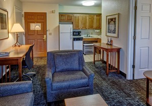 Queen Cherry Creek Suite | Pool, Hot Tub + Gym