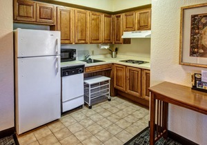 Queen Cherry Creek Suite | Pool, Hot Tub + Gym