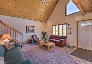 Questa Home with Views - 13 Mi to Red River Skiing!