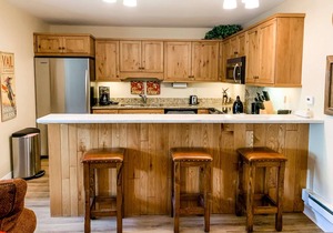 Quiet Colorful Fall! 3 Nights 10% off Now into November