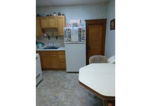 Quiet upstairs studio close to town 420 friendly