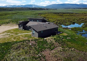 Red Hawk Ranch 3, Mountain Ranch Property, only 15 minutes from Winter Park Resort, Hot Tub