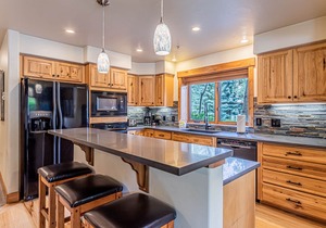 Relaxed Comfort in a Prime Location – The Pines at Ore House!