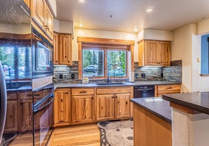 Relaxed Comfort in a Prime Location – The Pines at Ore House!