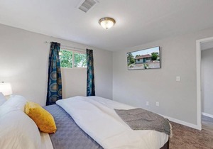Remodeled 66th 3 king Beds home in Denver