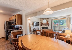 Remodeled & Immaculate! Walk to Resort & Steps to FreeBus+Pool-HotTub-Grill-W/D in Unit-Fireplace