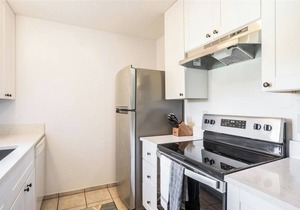 Remodeled Kitchen 2 Bedroom Condo 1/2 Mile from Resort