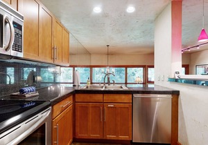 Renovated Creekside Condo w/Wood Stove & Shared Hot Tub/Pool - Steps to Shuttle