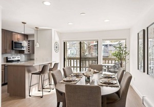 Renovated Riverfront 3 BR, Walk to Gondola!