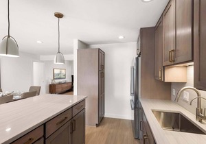 Renovated Riverfront 3 BR, Walk to Gondola!