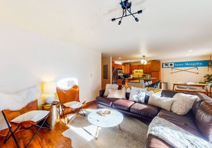 Renovated townhouse near downtown Avon & trails w/decks, washer/dryer, free WiFi
