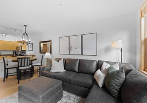 River Run Condo Close to Gondola, Shops & Dining w/Courtyard Views!