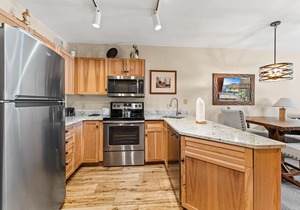 River Run Condo w/Scenic Mountains Views; Steps from Gondola, Shops & Dining