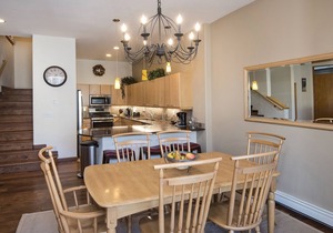 Roomy Vail Townhome w/Great Interior, On Town Shuttle Route, w/Private Deck