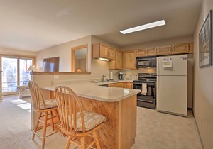 Scenic Buffalo Village Condo w/View & Pool Access