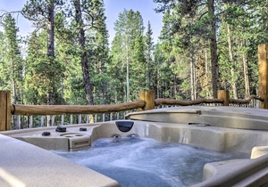 Scenic Mountain Cabin on 4 Wooded Acres & Hot Tub!