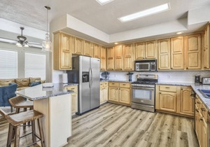 Secluded Modern Mountain Home, Views, Wifi, Hot Tub