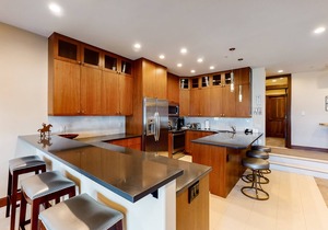 Ski-in/out, 1st-floor condo w/fireplace, fast WiFi, shared pool/hot tub/laundry
