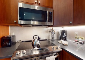 Ski-in/out, 1st-floor condo w/fireplace, fast WiFi, shared pool/hot tub/laundry
