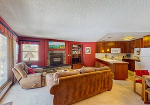Ski-in/out condo with pool, hot tub & gas fireplace - walk to Snowflake Lift