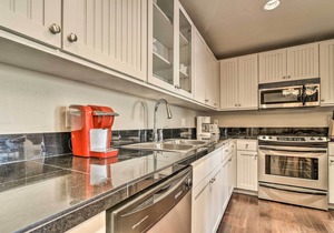 Ski-in/Out Granby Ranch Condo w/Balcony