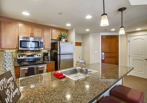 Ski In Out Luxury Condo 4375 I Huge Hot Tub I Great Views I Best Price I Discounted Attractions